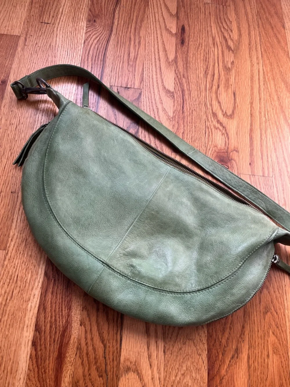 Latico Green Callie Leather Sling Bag Crossbody Bag - Picture 8 of 9